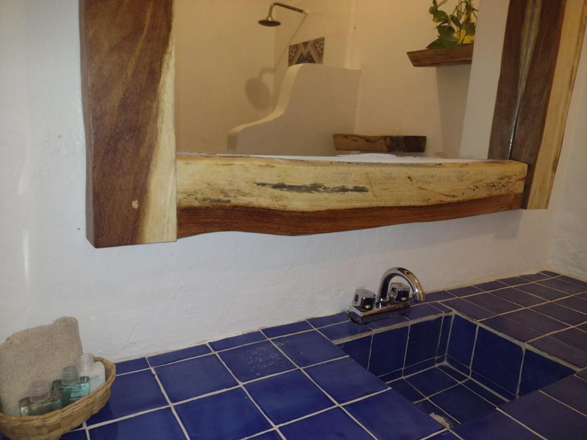 Mio Tulum Hotel Boutique Buitenkant foto Bathroom in a hotel in Oaxaca, Mexico